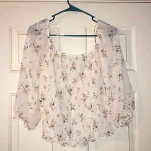Montrez cute summer top!